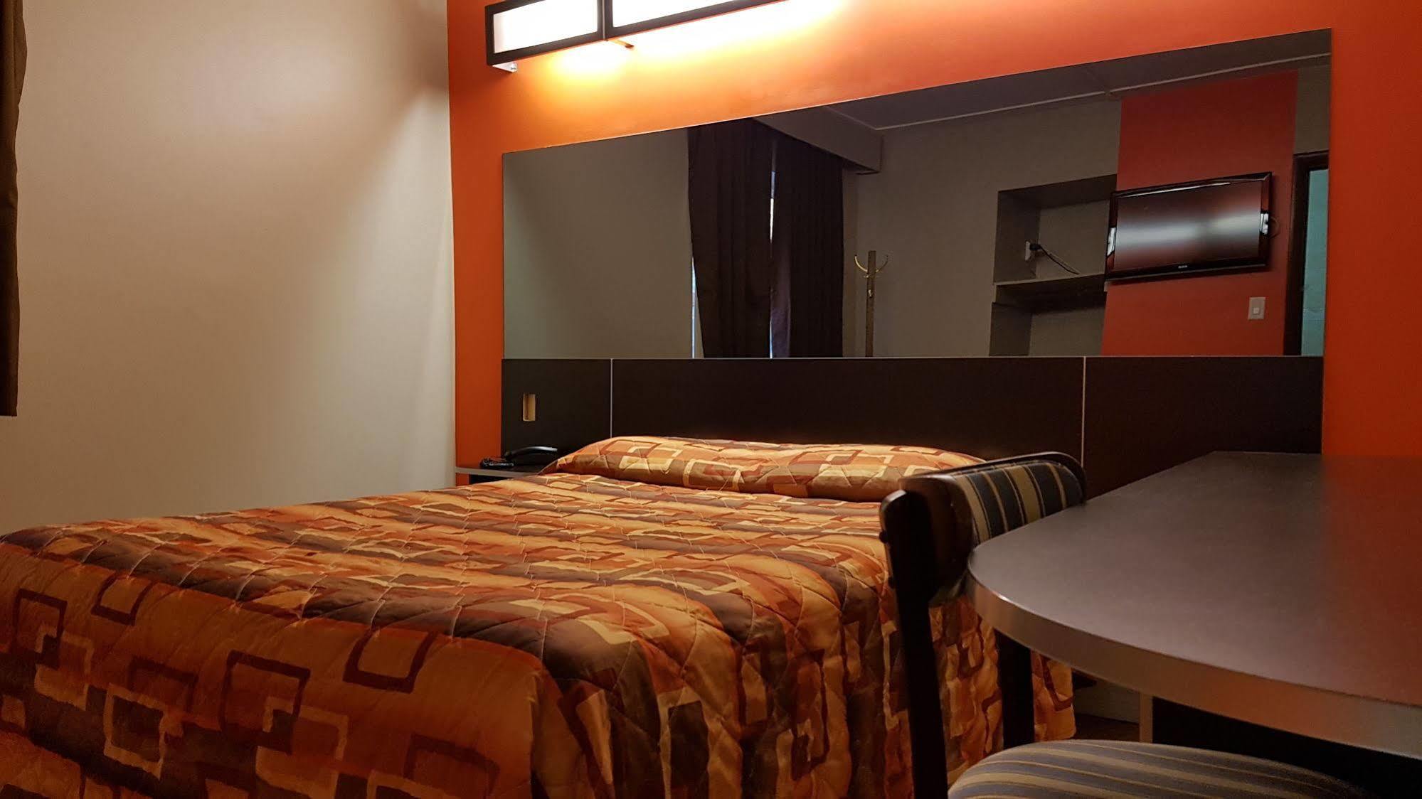 Budget Inn 2000 Хамилтън Екстериор снимка