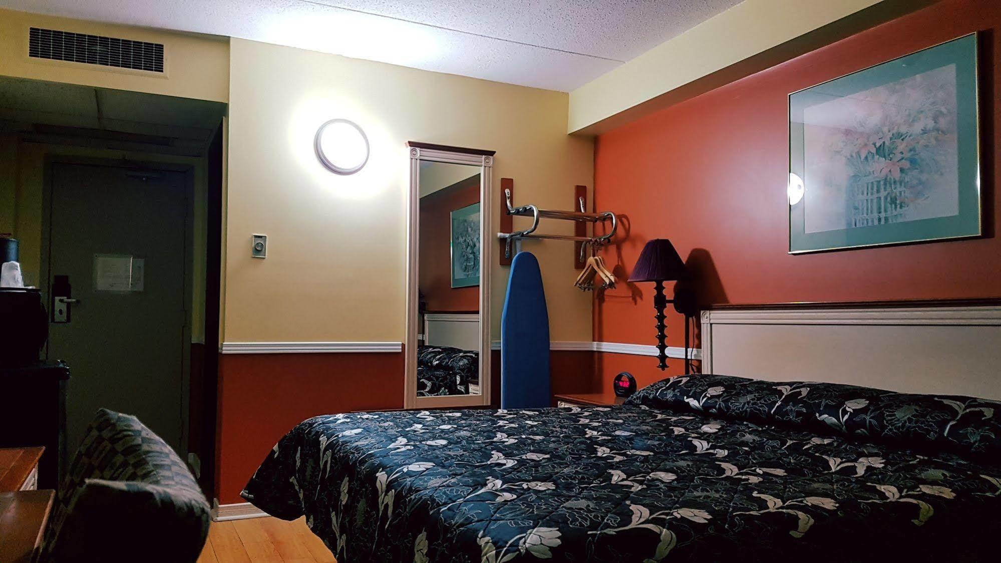 Budget Inn 2000 Хамилтън Екстериор снимка