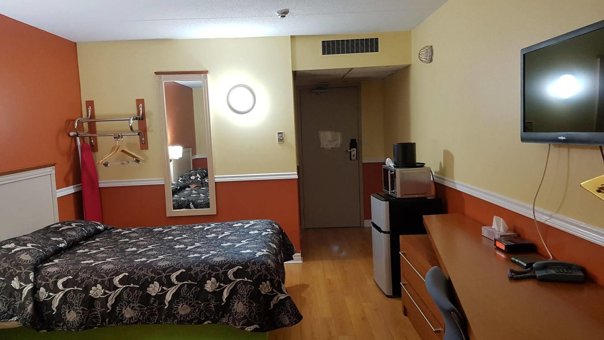 Budget Inn 2000 Хамилтън Екстериор снимка