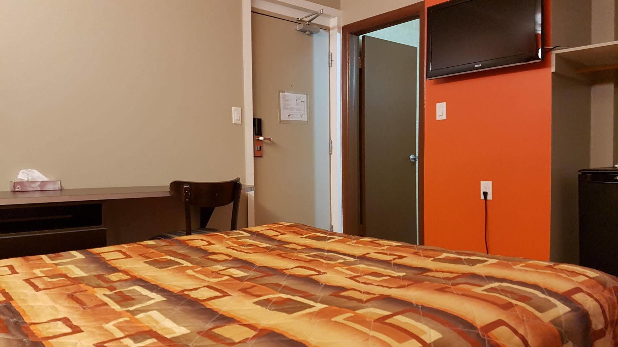 Budget Inn 2000 Хамилтън Екстериор снимка