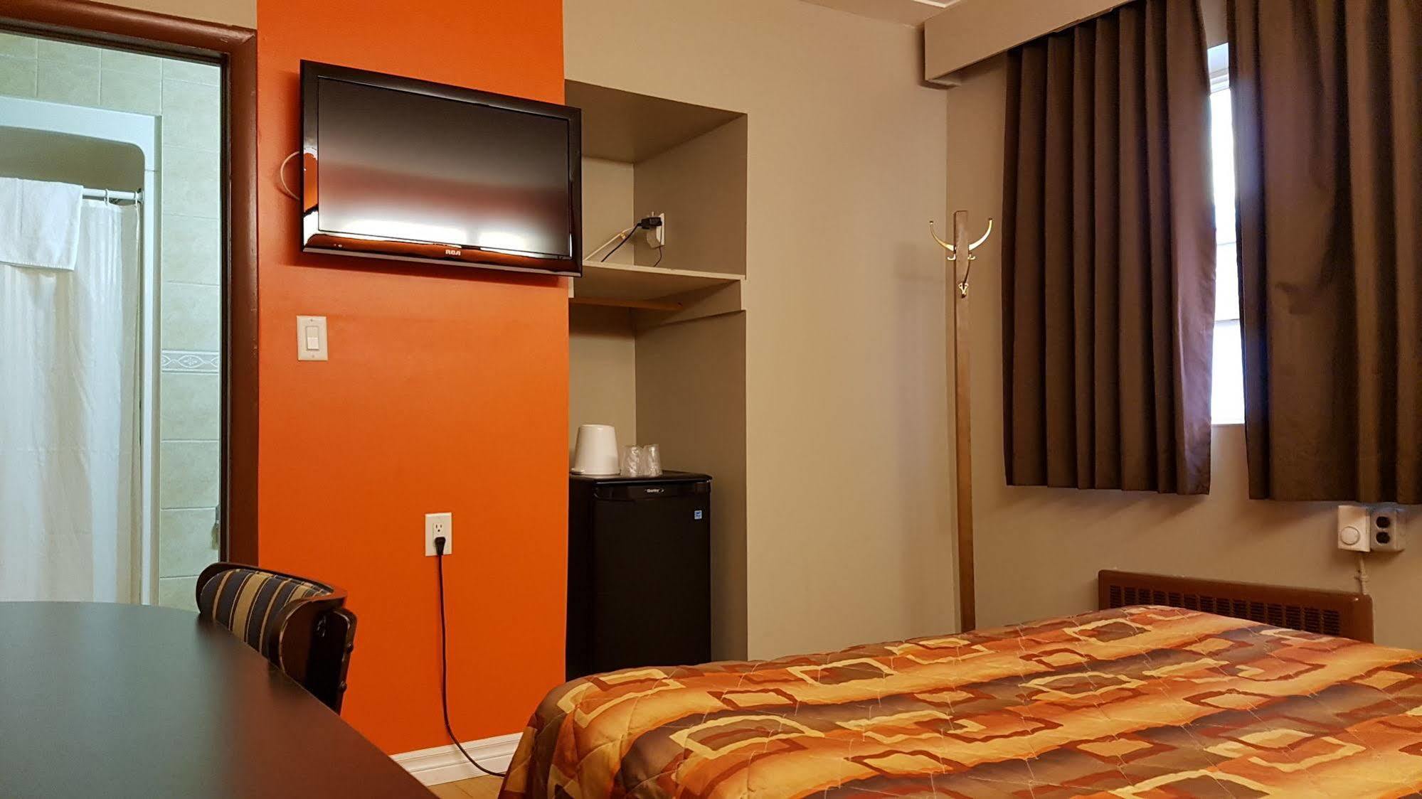 Budget Inn 2000 Хамилтън Екстериор снимка