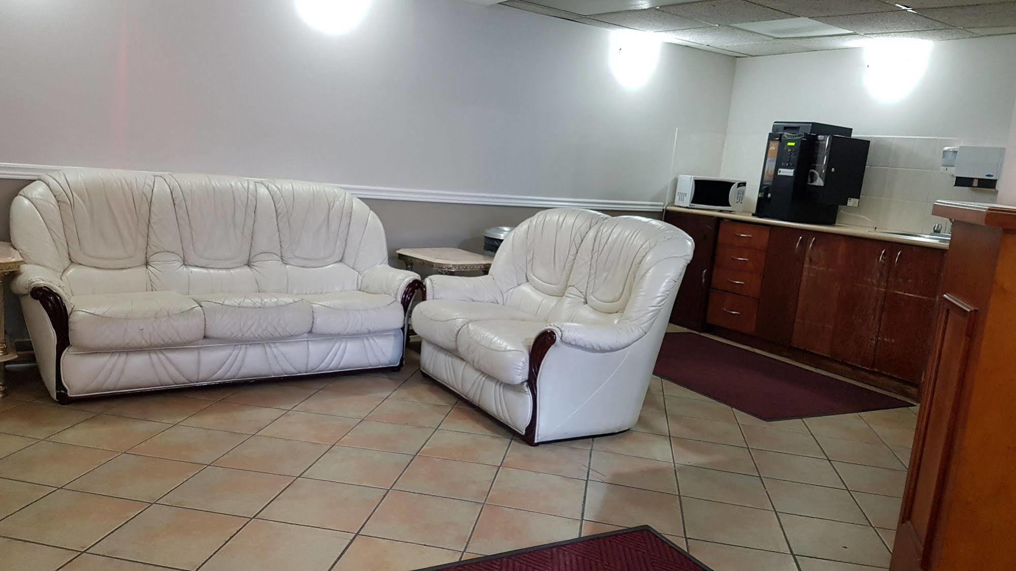 Budget Inn 2000 Хамилтън Екстериор снимка
